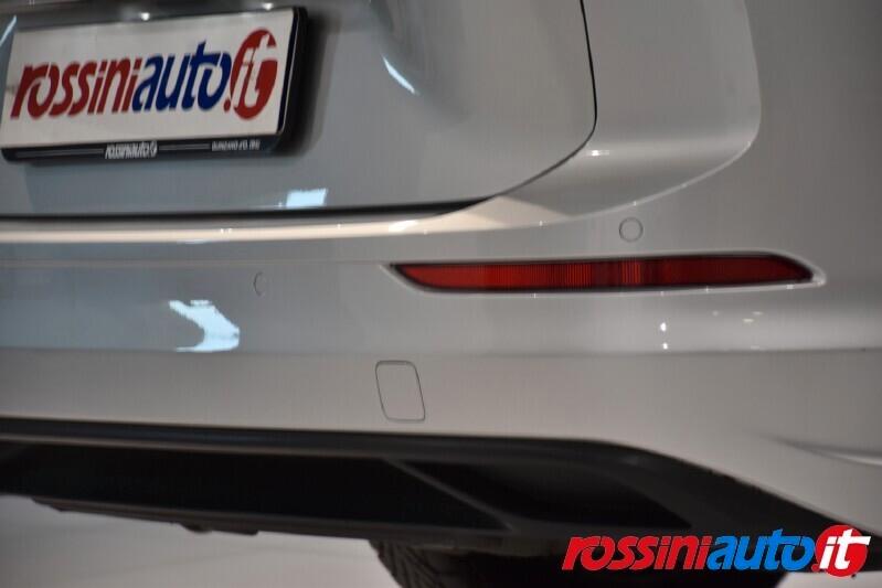 VOLKSWAGEN GOLF VARIANT 2.0 TDI 116 CV DSG LIFE + NAVI VETRI PRIVACY