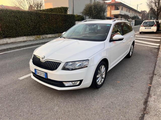 SKODA Octavia 1.6 TDI CR 105 CV DSG Wagon Elegance