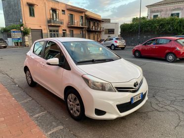 Toyota Yaris 1.0 5 porte Lounge 2013