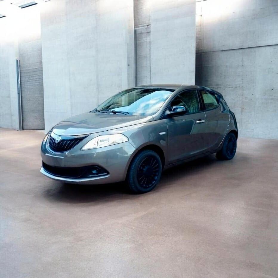 Lancia Ypsilon 1.0 FireFly 5 porte S&S Hybrid Silver Plus