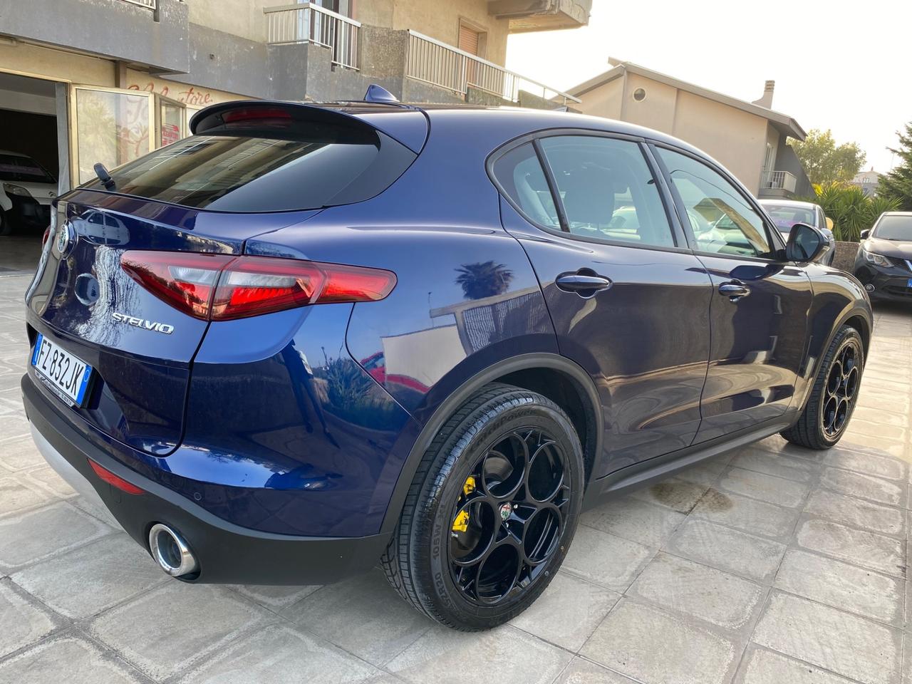 Alfa Romeo Stelvio 2.2 Turbodiesel 160 CV AT8 RWD Business