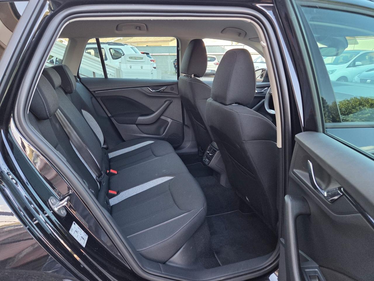 Skoda Kamiq 1.0 TSI 115 CV Black Dots