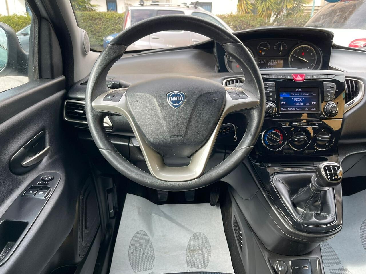 Ypsilon 1.2 69 CV 5 porte GPL Ecochic Gold