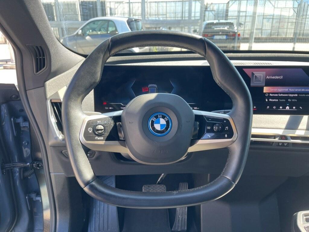 BMW iX 40 pacchetto sportivo xDrive
