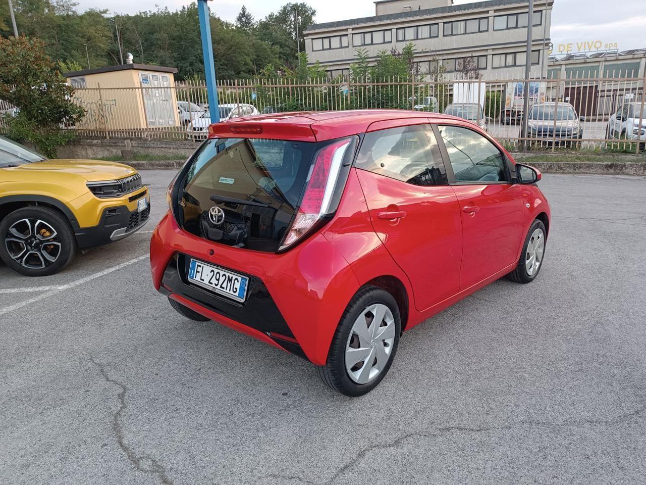 TOYOTA Aygo 1.0 VVT-i 69 CV 5 porte x-play