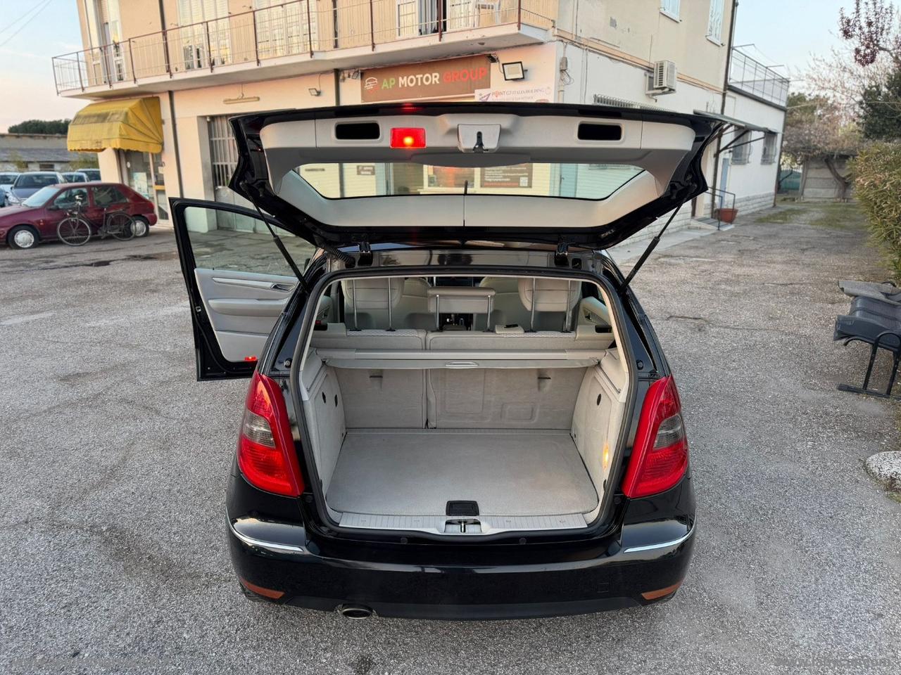 MERCEDES-BENZ A 150 BlueEFFICIENCY Avantgarde