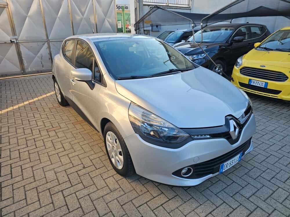 Renault Clio 1.2 75CV 5 porte Live - Unico proprietario