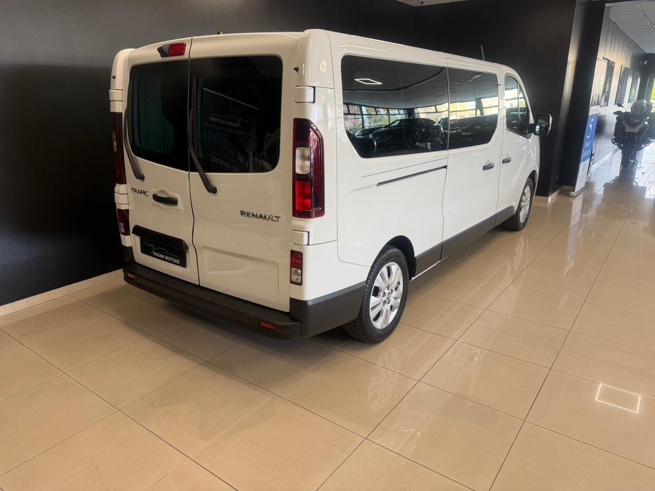 RENAULT Trafic 2.0 blue dci 110cv L2 Authentic