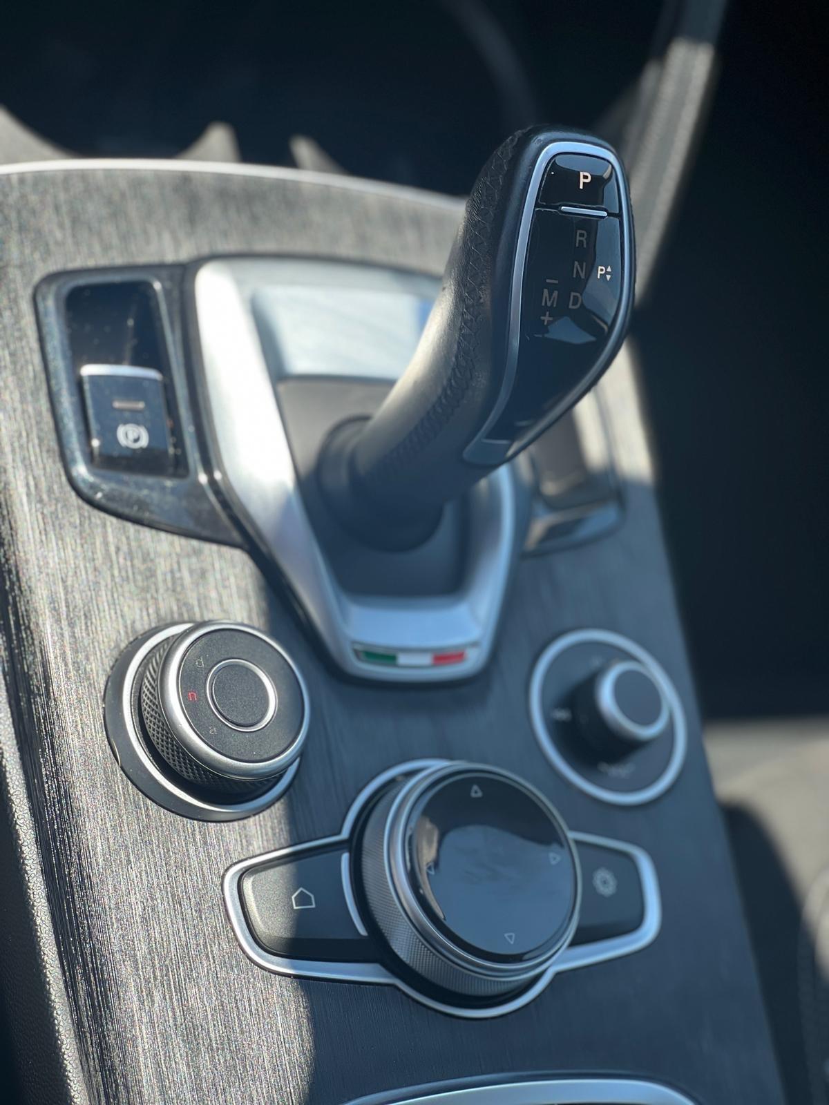 Alfa Romeo Stelvio 2.2 Turbodiesel 190 CV AT8 Q4 Business