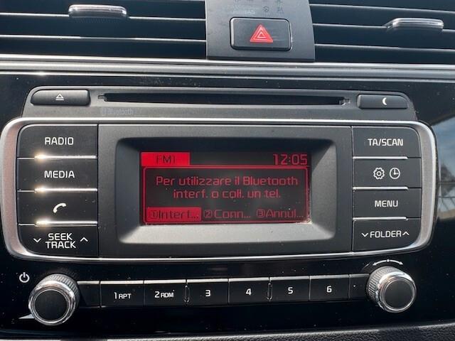 Kia Rio 1.1 CRDi 5p. Cool OK NEOPATENTATI !!