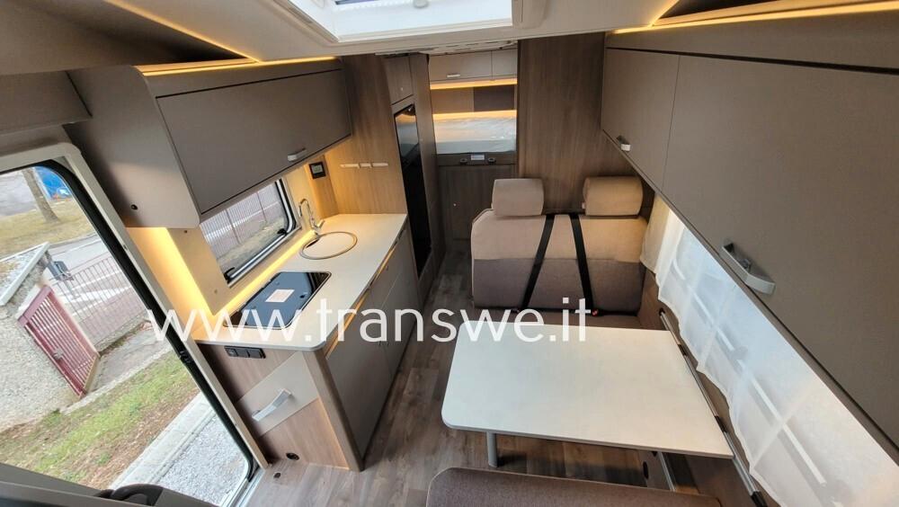 Carado A464 PRO Mansardato con ampio garage in coda