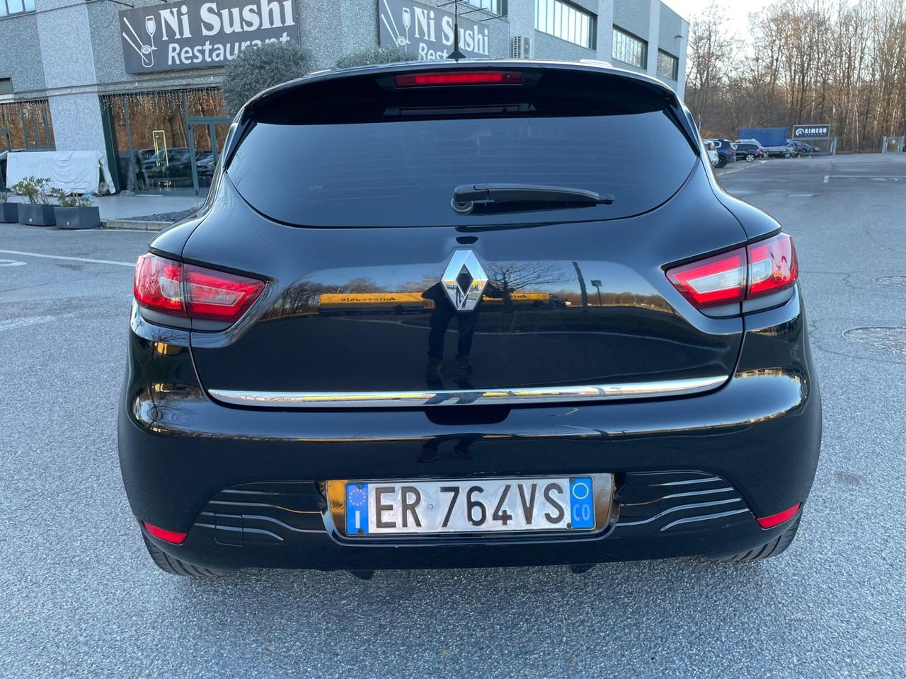 Renault Clio 1.2 16V 5 porte Live!* Neo patentati *