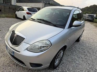 LANCIA Ypsilon 1.2 Versus senza nessun lavoro da fare