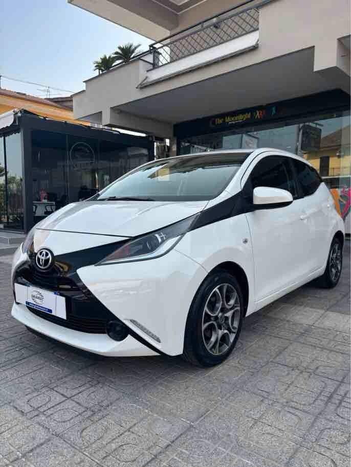 Toyota Aygo 1.0 VVT-i 69 CV 5 porte x-play TSS MMT