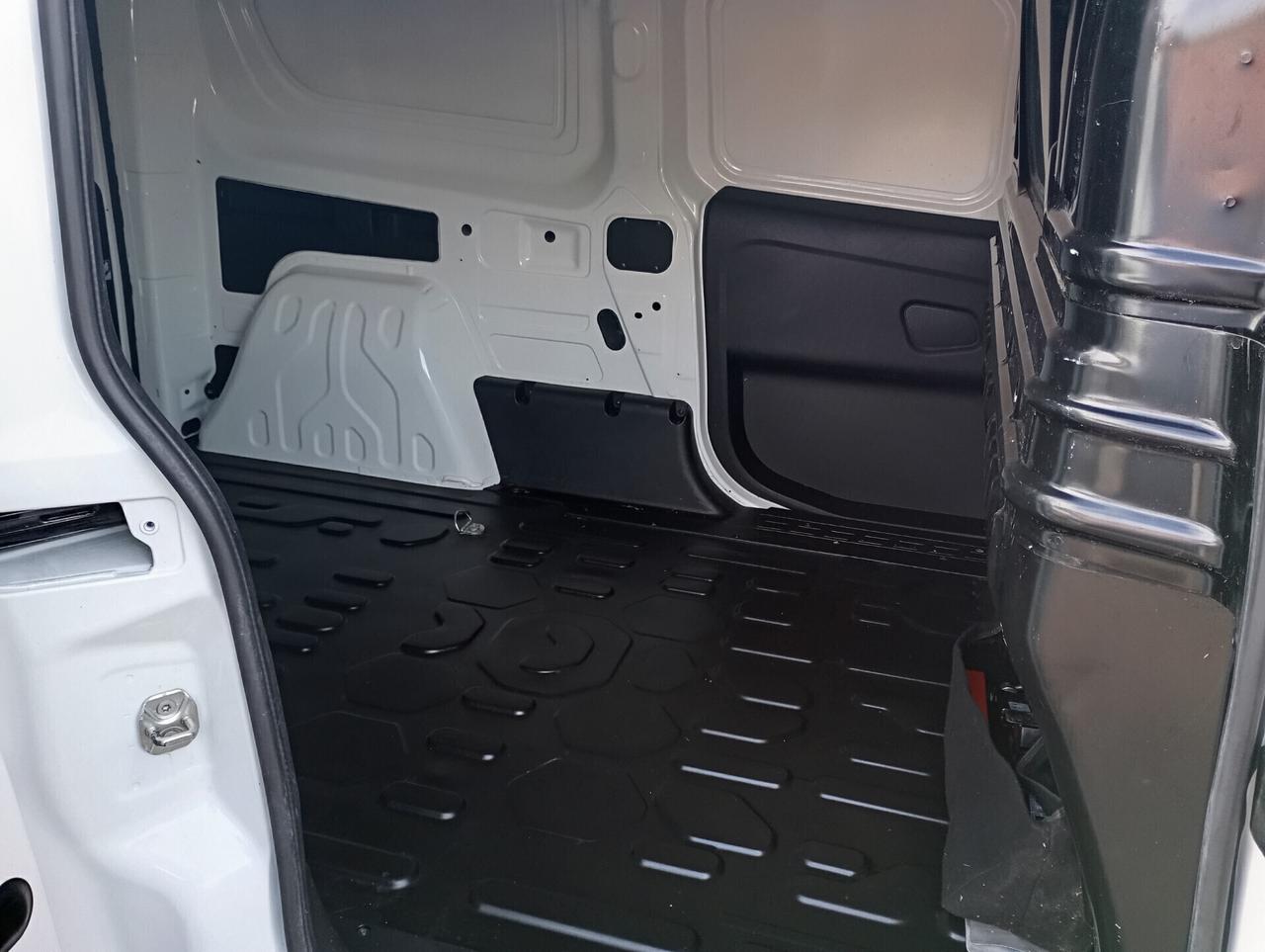 Fiat Doblo Cargo Maxi 1.6 Mjet 105CV Bus. 3 Posti