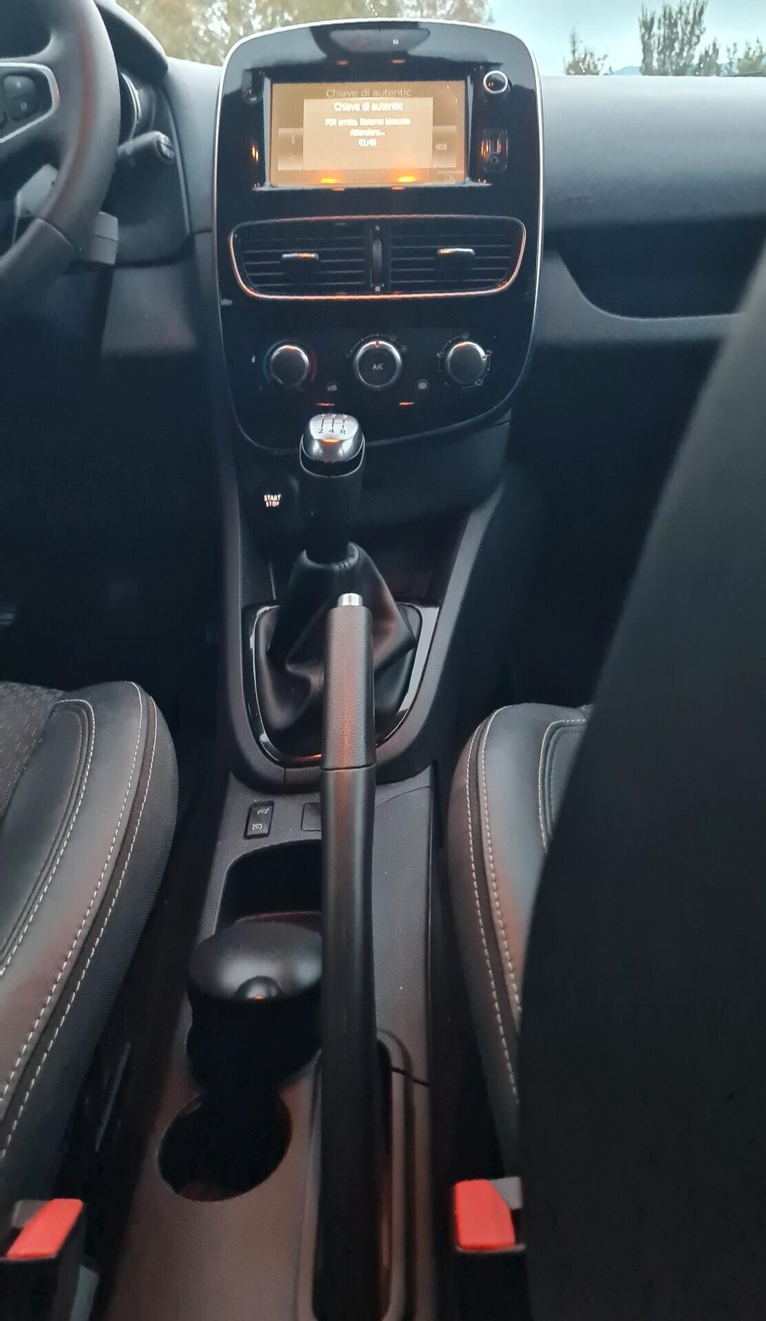 Renault Clio TCe 12V 90 CV GPL 5 porte Moschino Intens