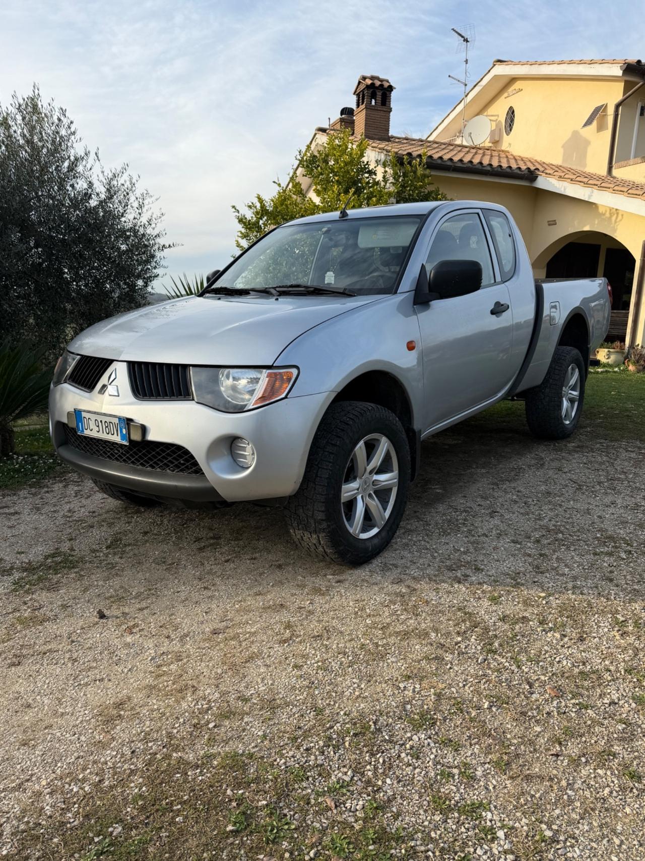 Mitsubishi L200 2.5 DI-D/136CV Single Cab Inform