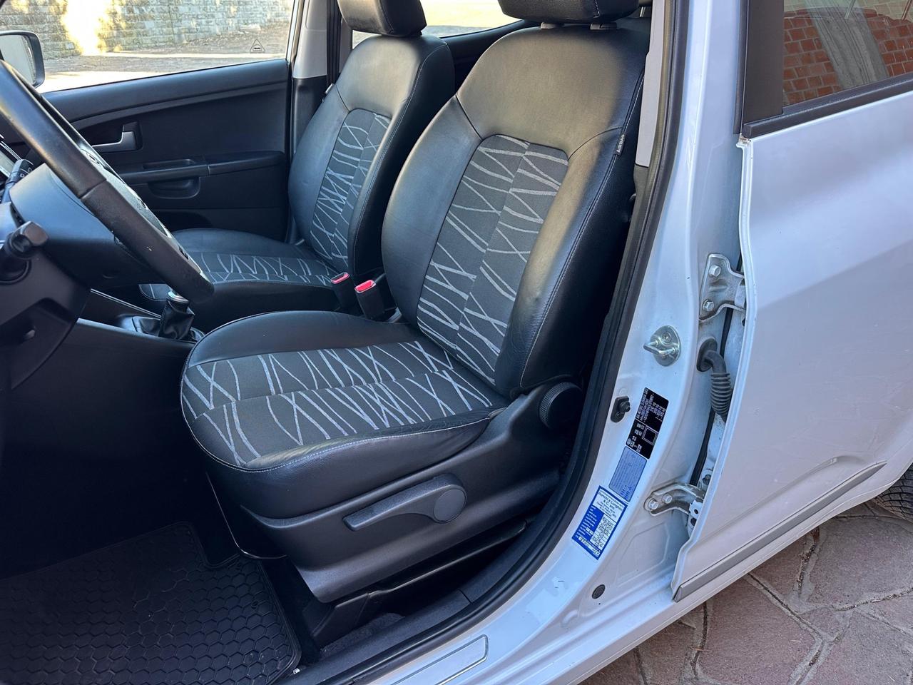 Kia Venga 1.4 CVVT Cool. 79000 KM