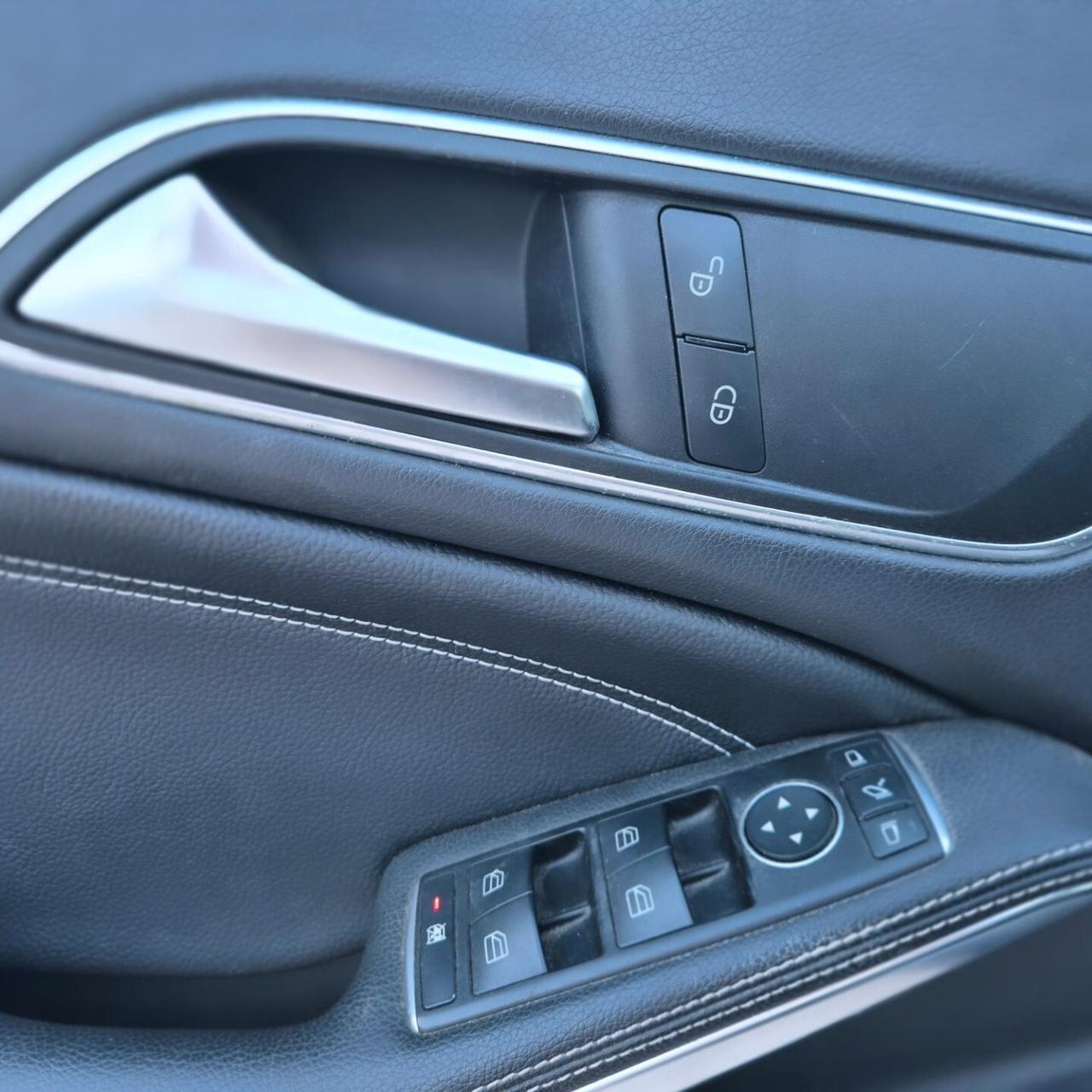 Mercedes-benz CLA 200 CDI Sport 136 Cv Berlina