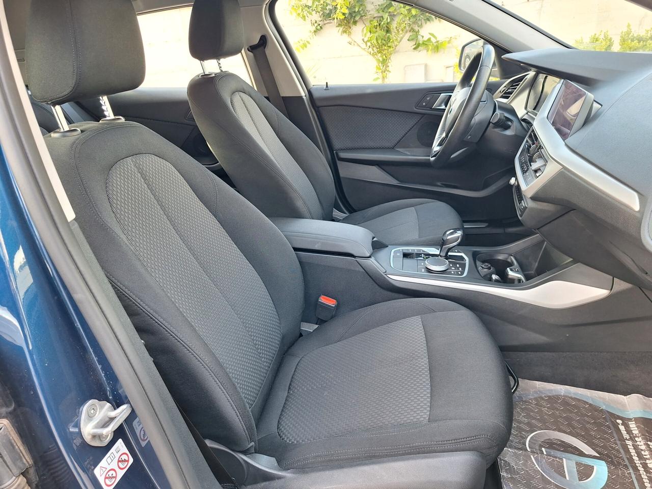 Bmw 116d 5p. Business Advantage NAV+RETROCAM - 2021