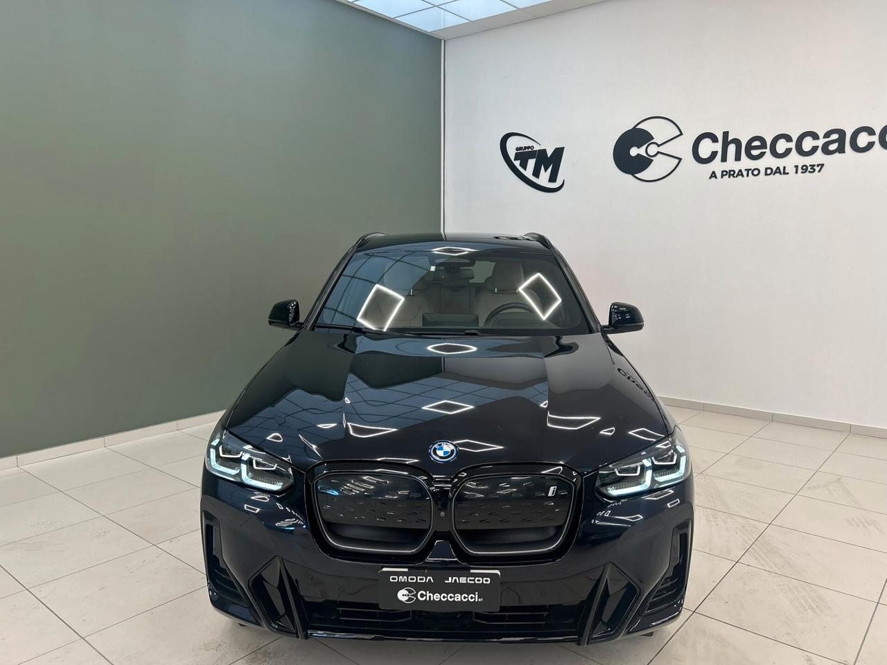 Bmw IX3 Impressive