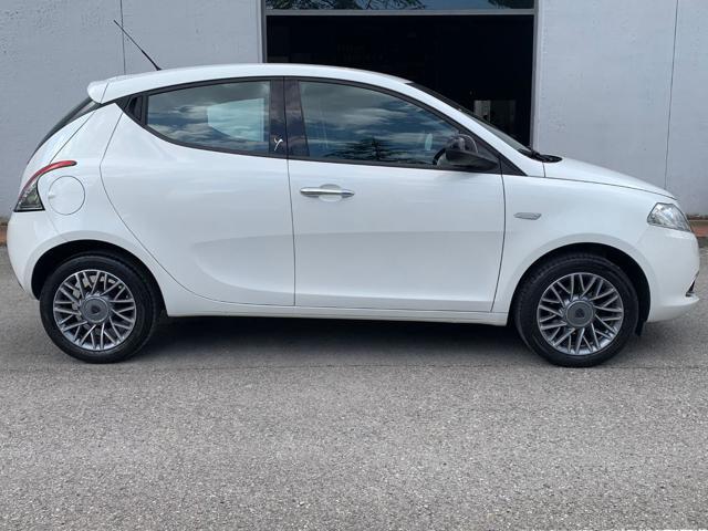 LANCIA Ypsilon 1.2 69 CV 5 porte Silver