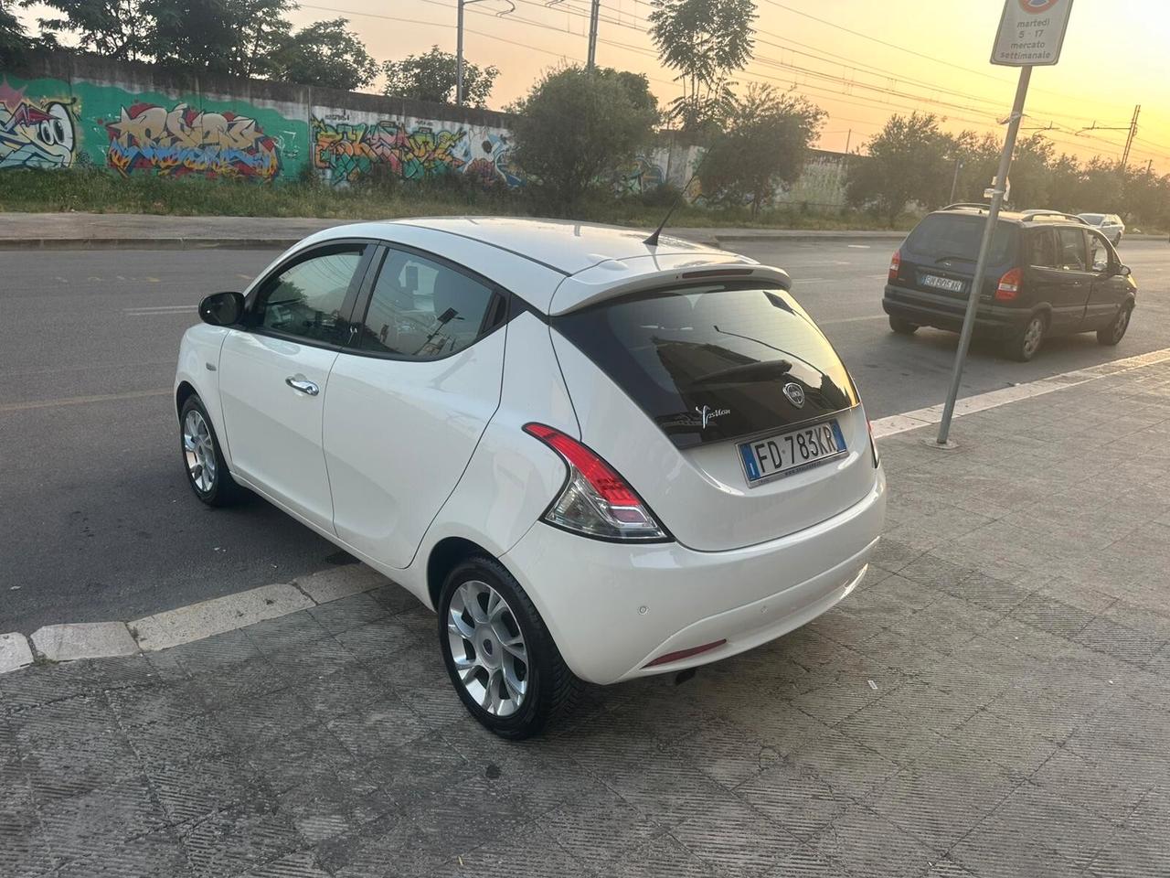 Lancia Ypsilon 1.2 69 CV 5 porte Platinum