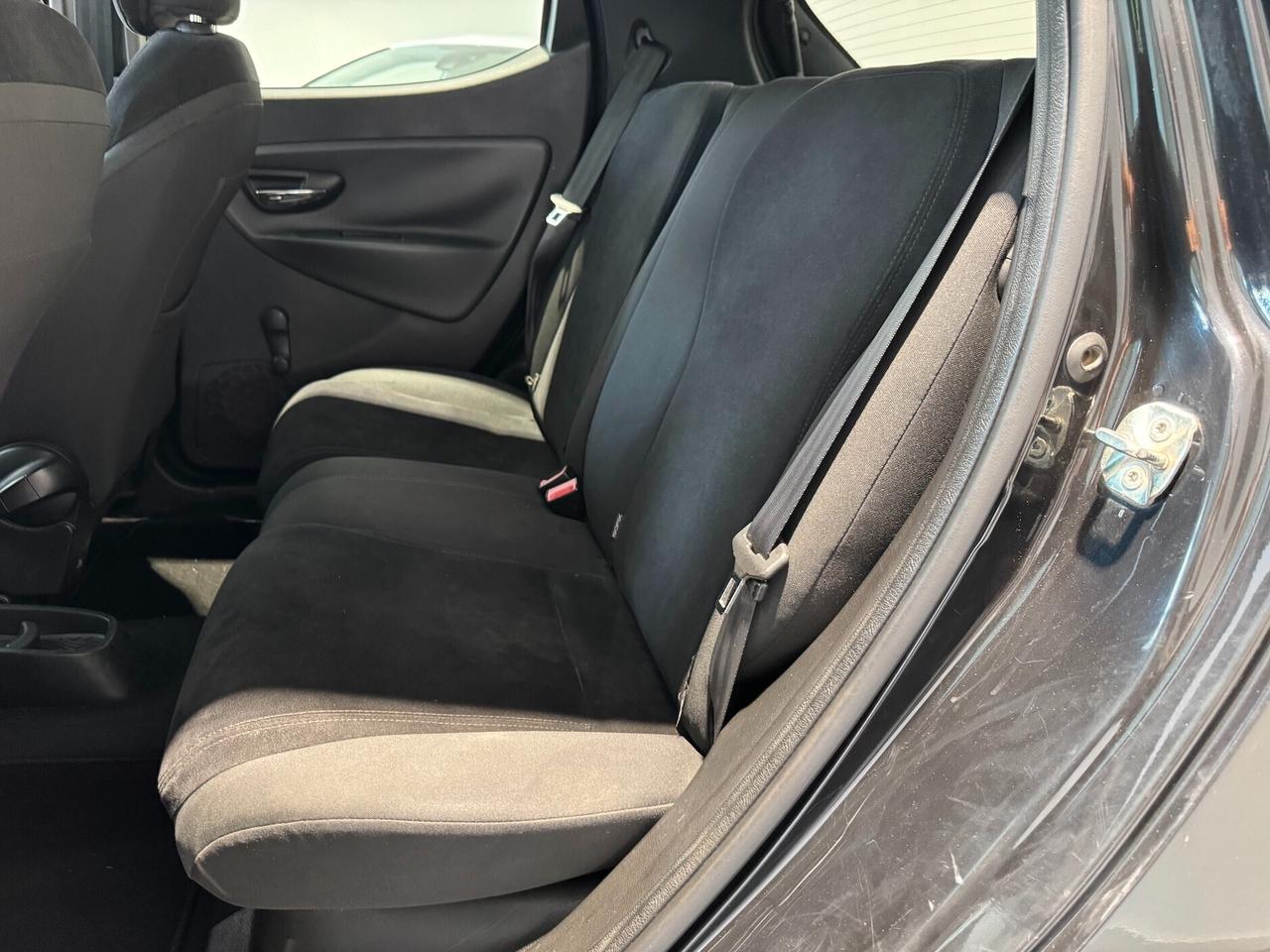 Lancia Ypsilon 1.3 MJT 16V 95 CV 5 porte S&S Silver