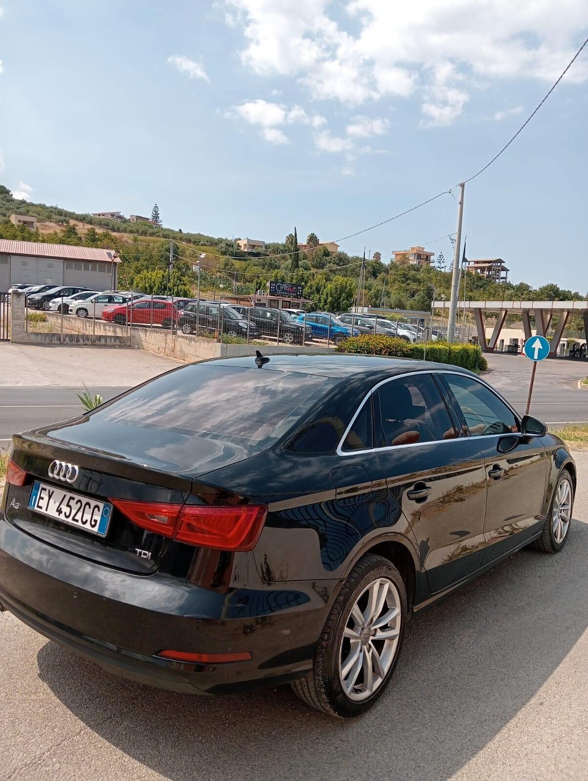 Audi A3 Sedan 1.6 TDI clean diesel quattro edition