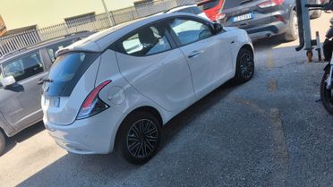Lancia Ypsilon 1.0 FireFly 5 porte S&S Hybrid Gold