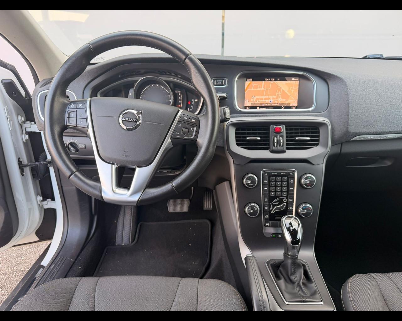 VOLVO V40 CROSS COUNTRY 2.0 d2 BUSINESS PLUS geartronic my19