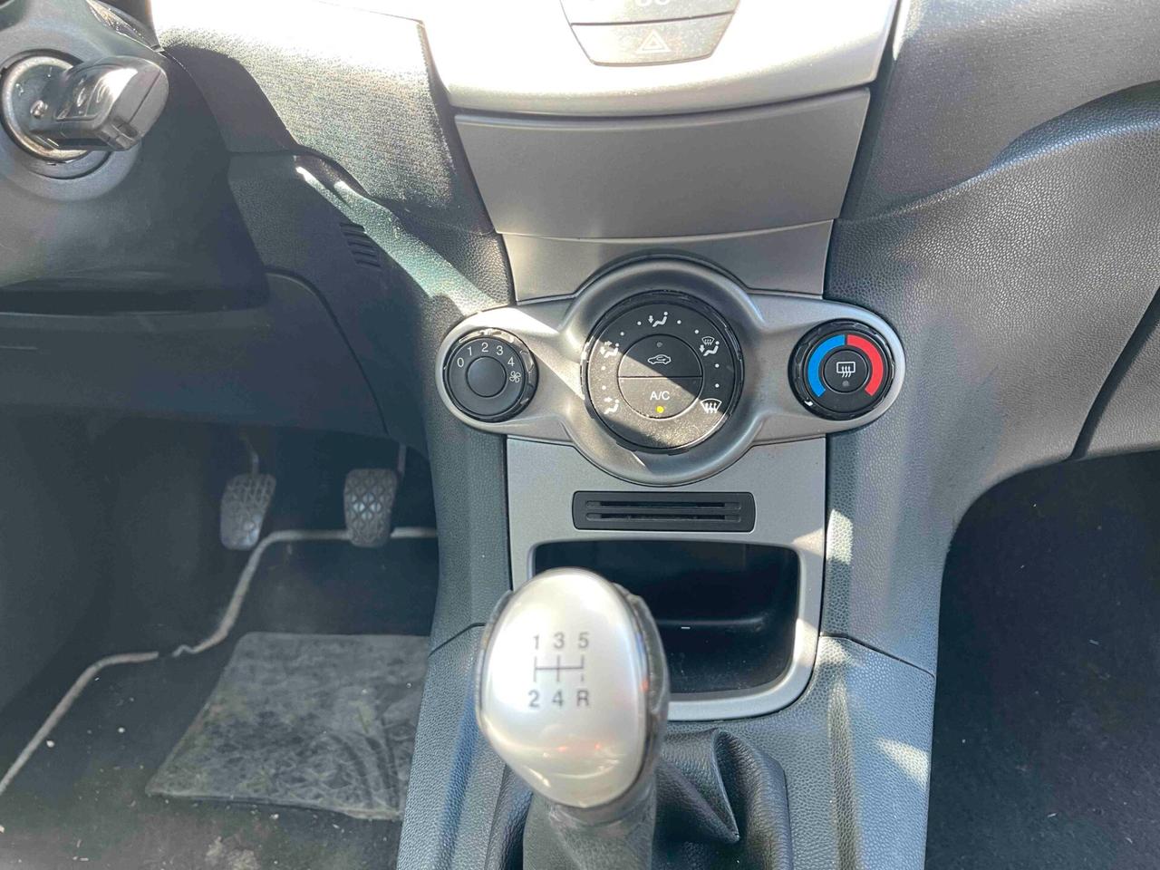 Ford Fiesta 1.2 82 CV 5 porte Titanium NEOPATENTATI