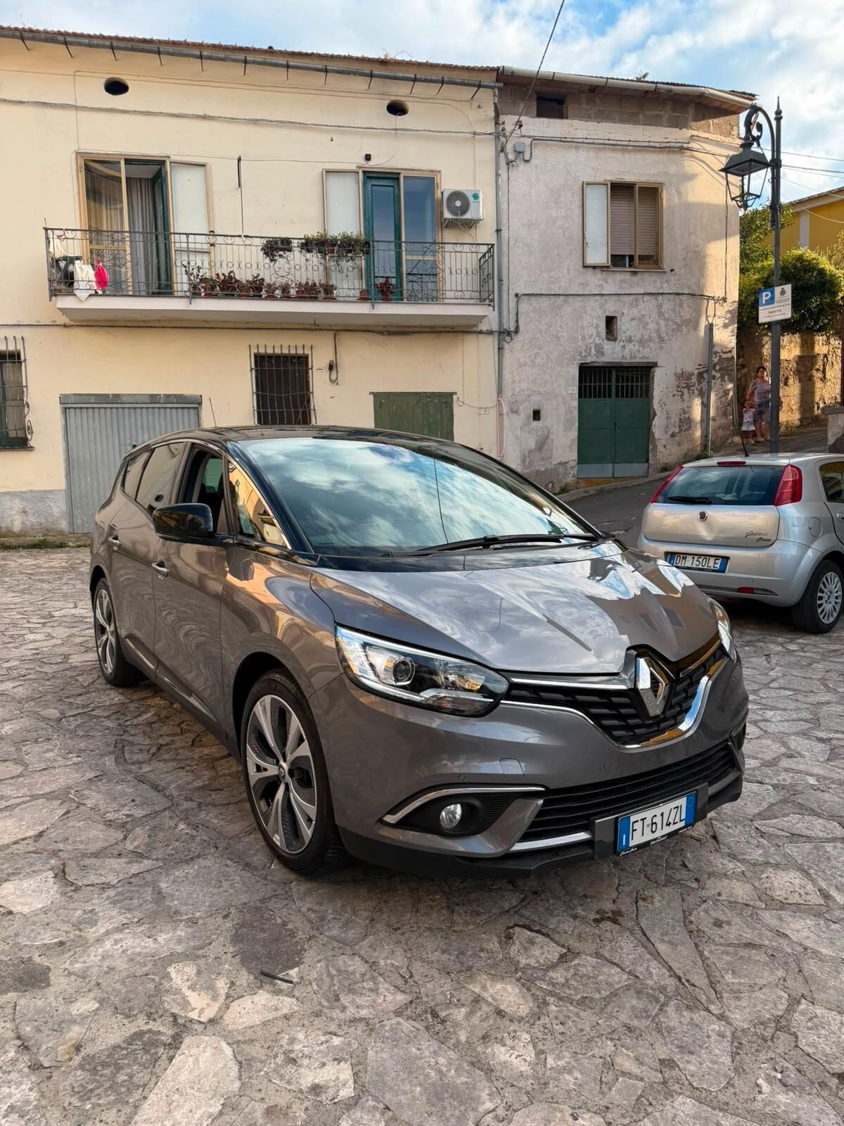 Renault Grand Scenic Blue dCi 120 CV Initiale Paris
