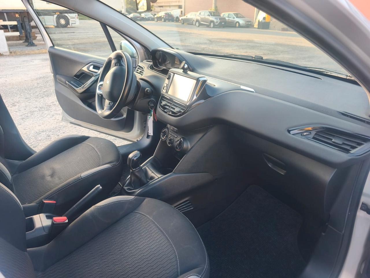Peugeot 208 2016---1.6 Diesel Neopatentati