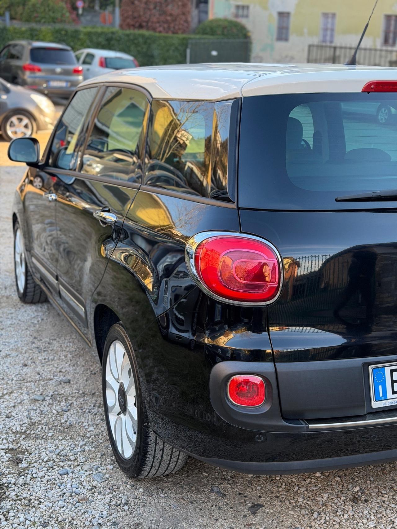 Fiat 500L LIVING LOUNGE KMCERT UNICOPR NEOPAT