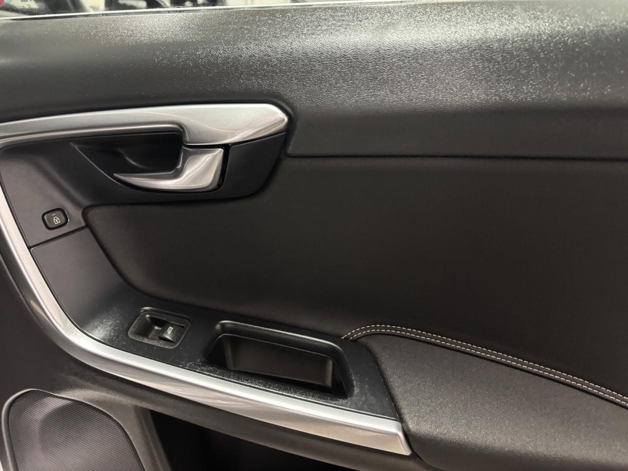 Volvo V60 D2 1.6 AUTOMATIC Summum GANCIO TRAINO