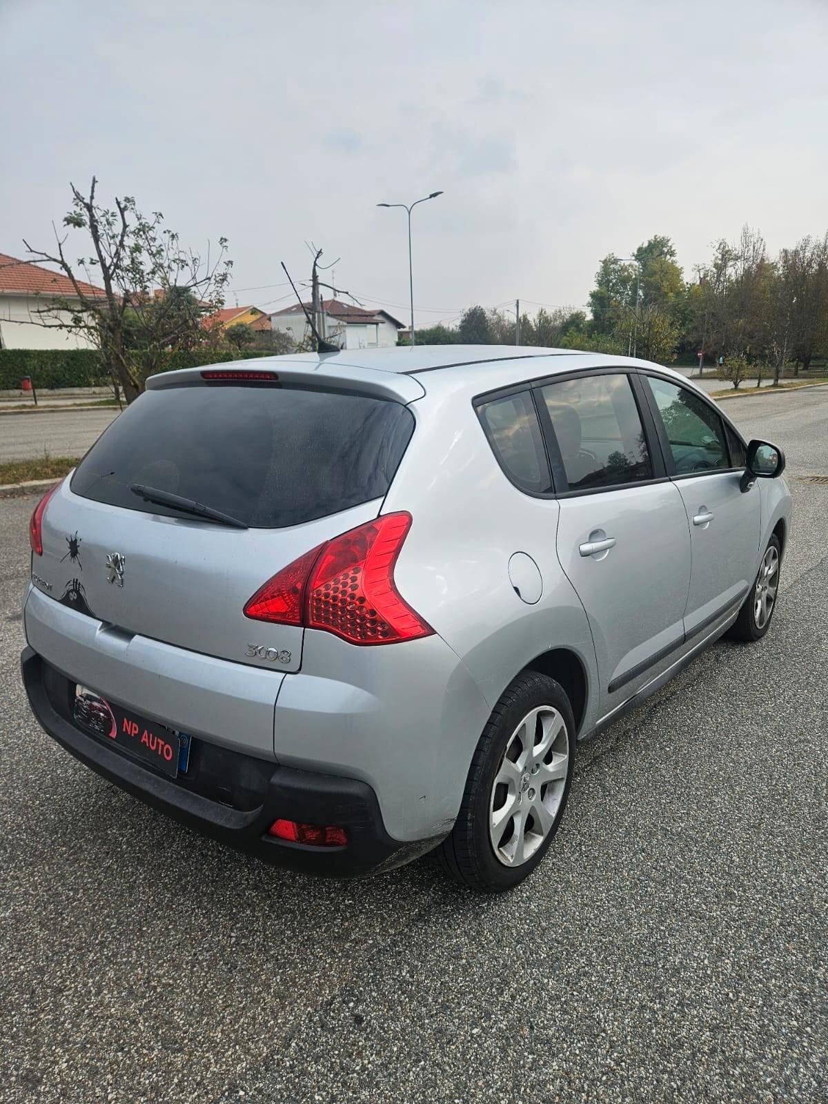 Peugeot 3008 versione PREMIUM NEOPATENTATI