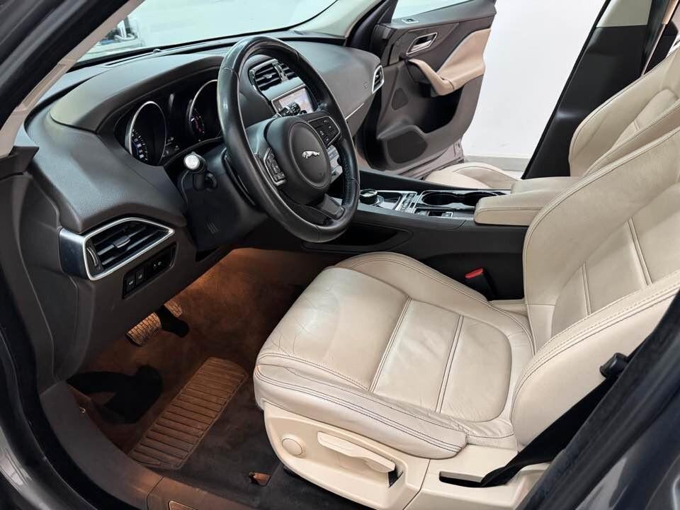 Jaguar F-Pace 2.0 D 180 CV AWD