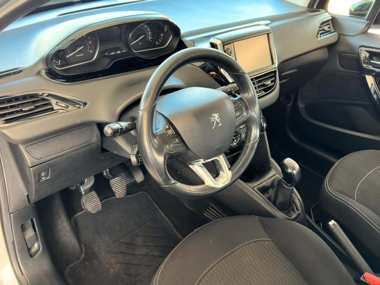 Peugeot 208 1.6 HDi 75 CV 05/2018
