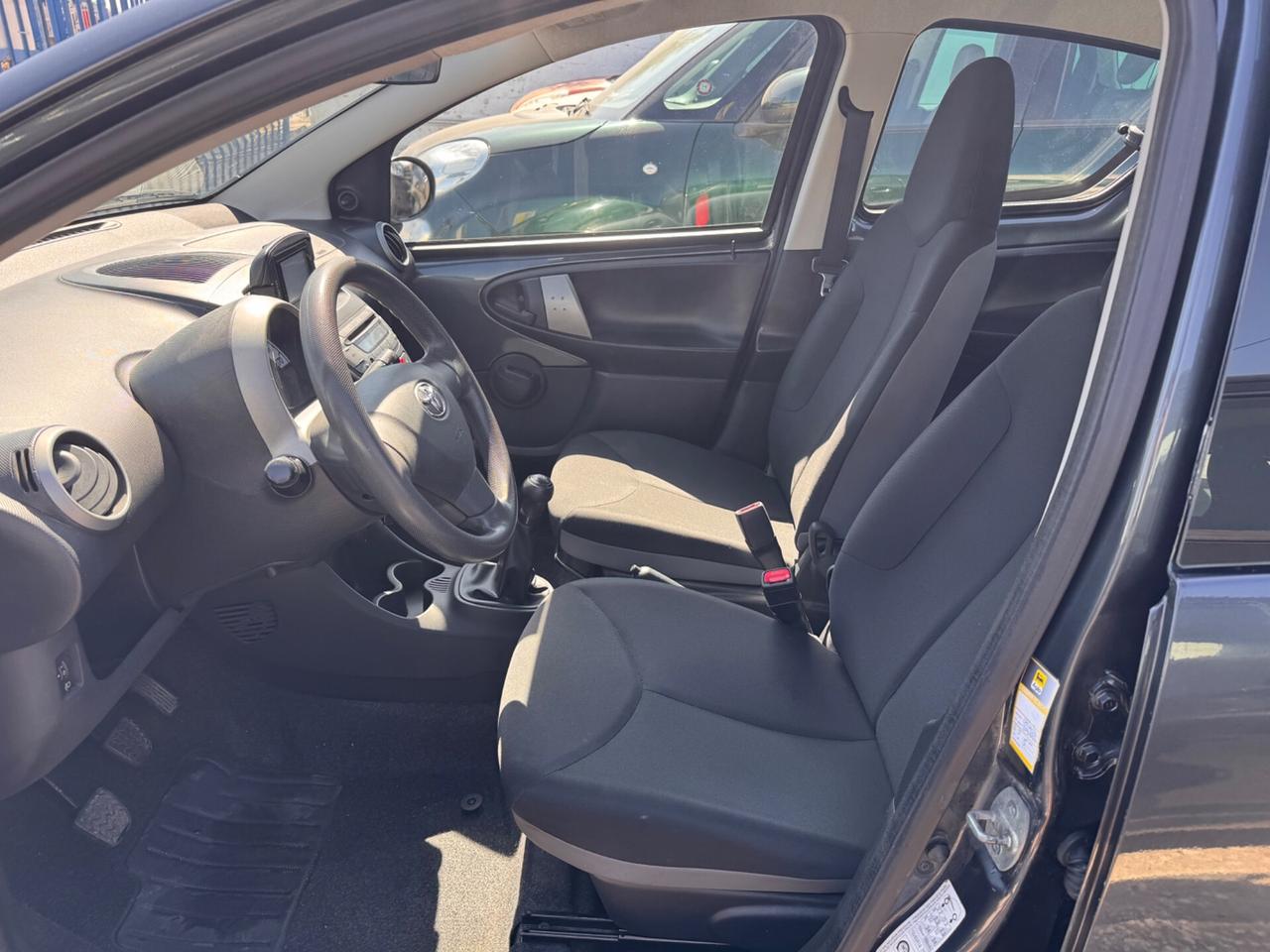 Toyota Aygo 1.0 VVT-i 5 porte “NAVI-LED”