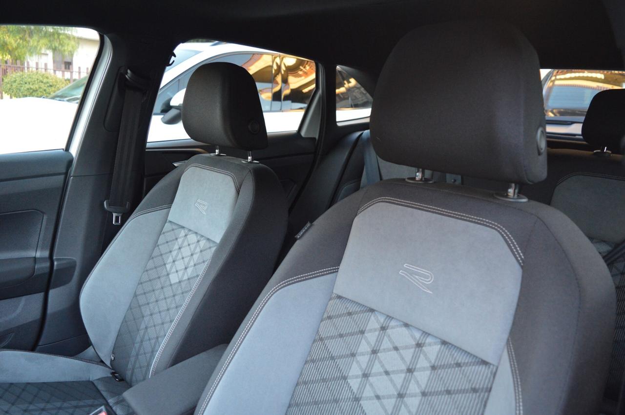 Volkswagen Taigo 1.0 TSI 115 CV DSG R-Line Plus