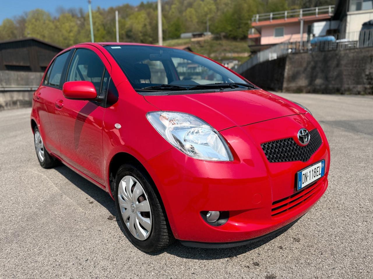 Toyota Yaris 1.3 5 porte Sol 86cv SOLO 17.400 KM