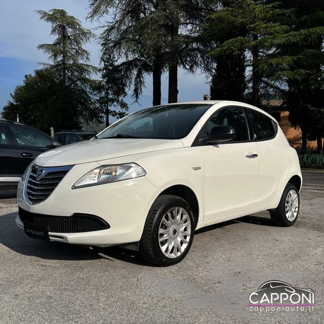Lancia Ypsilon Ecochic 85 CV 5 porte Metano OK NEOPATENTATI
