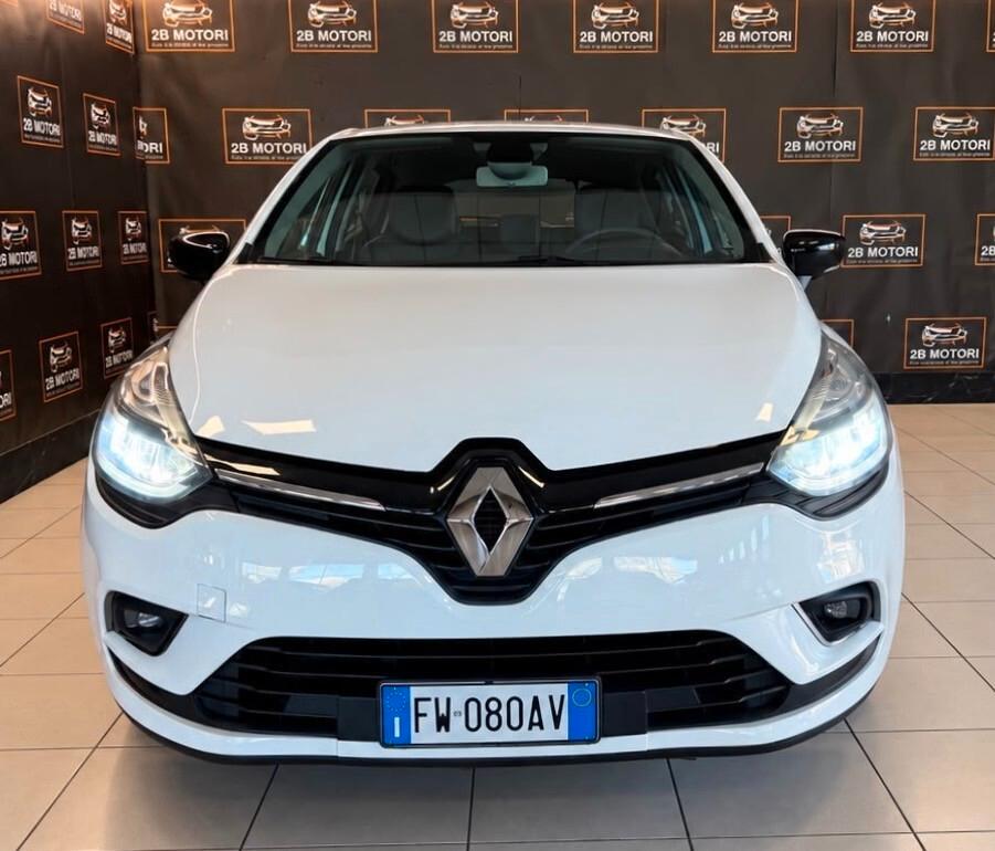 Renault Clio 90CV 5P MOSCHINO INTENS