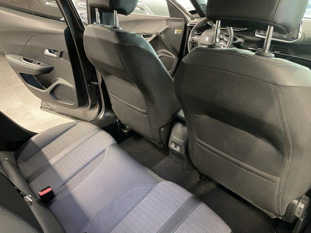 PEUGEOT 2008 1.2 PureTech 100 CV Allure Pack