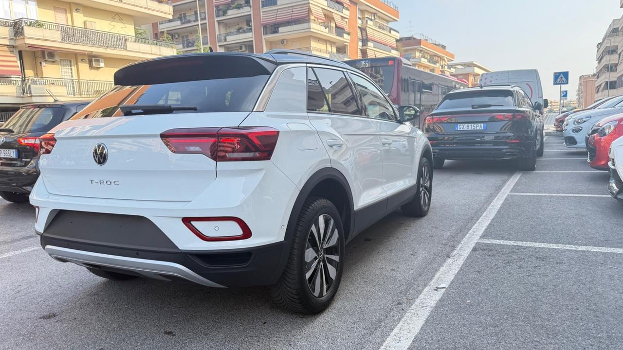 Volkswagen T-Roc 1.0 TSI Style LED NAVI COCKPIT PDC CERCHI 17 CLIMA AUTOMATICO COMANDI AL VOLANTE BICOLORE