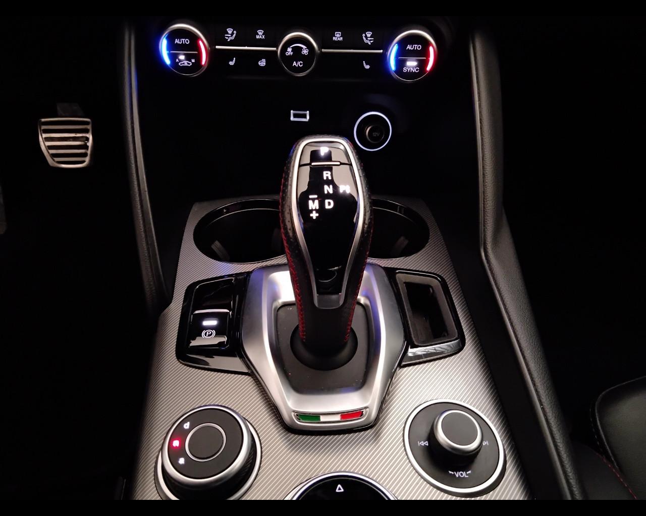 ALFA ROMEO Giulia 2023 - Giulia 2.2 t Competizione 160cv auto