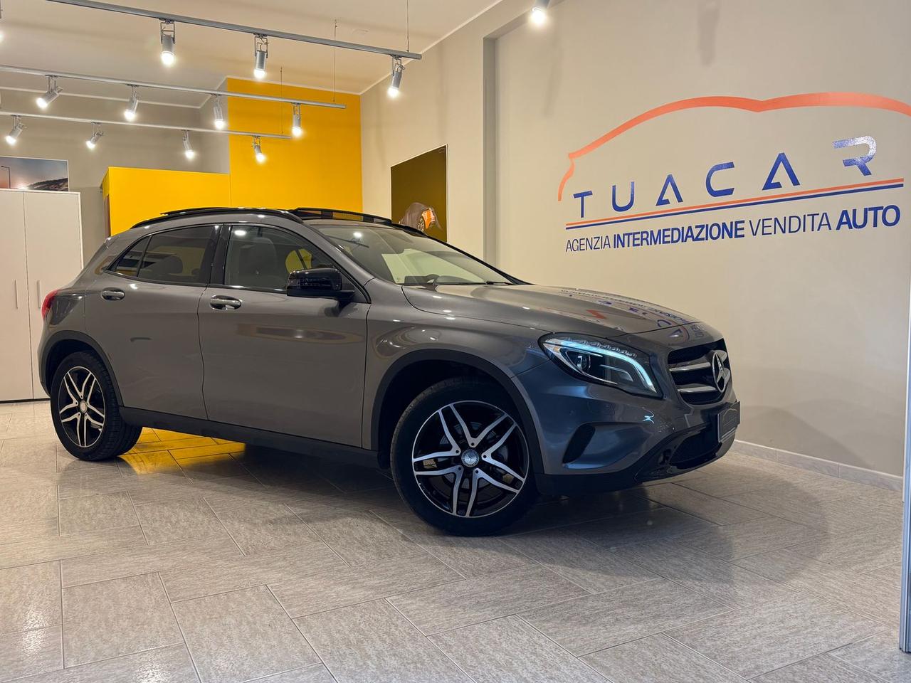 Mercedes-Benz GLA 200 Premium GLA 200 D #8055