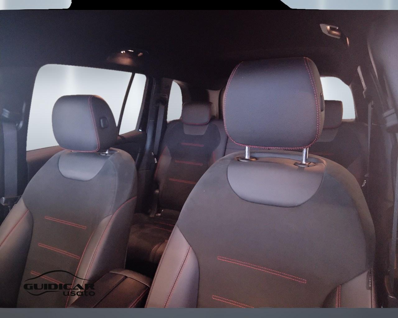 Mercedes-Benz GLB - X247 2019 - GLB 180 d Premium auto