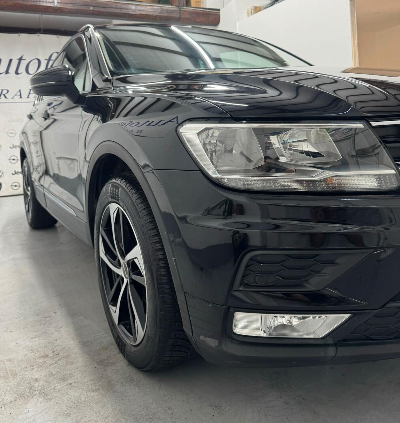 Volkswagen Tiguan 2.0 TDI SCR DSG 4MOTION Business BMT